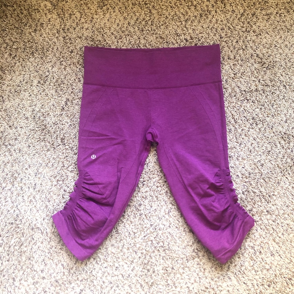 LULULEMON In The Flow Crop Leggings Fuchsia Size 8